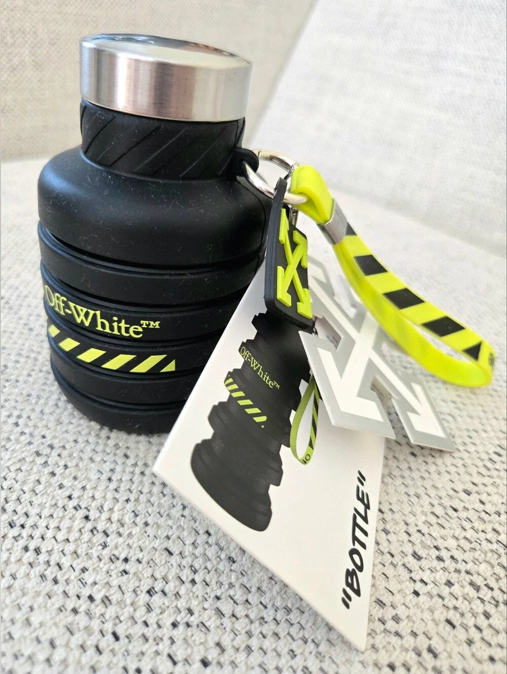 NWT OFF-WHITE Neon Yellow Black Silicone Collapsible Water Bottle Size: 6.76 Oz